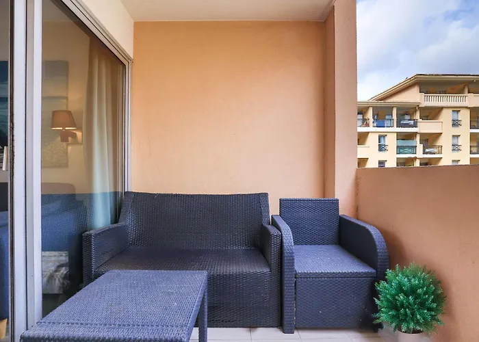 Lx102 T2 Balcon & Piscine A 2 Minutes Apartament *